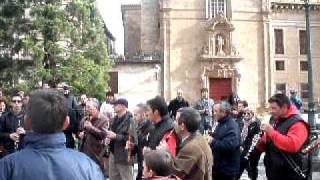 Dulzainas de Salamanca con el Mariquelo. Charrada Santo Cristo del M.