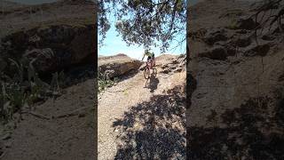 ✅posición CORRECTA de bajar una bajada en MTB ❌#mtb #dangerous #mountainbike ✅Suscríbete al canal✅