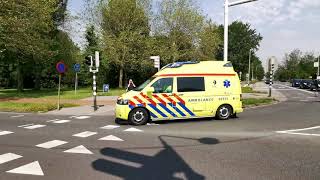 Ambulance 02-131 Hurdegaryp met spoed naar het ziekenhuis Leeuwarden