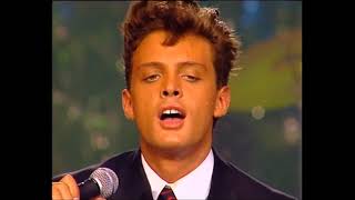 Luis Miguel - Tengo Todo Excepto a Ti ( English/Spanish lyrics)