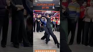 Right lunge 這樣做右擊劍步