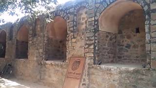 Monument in Heart of Delhi : Agrasen Ki Baoli