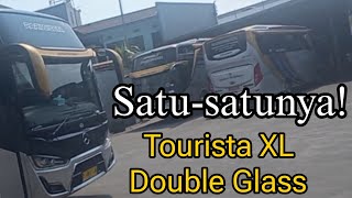 Satu-satunya! di Jackal holidays Long Tourista XL Bus Artis Kru nya narsis