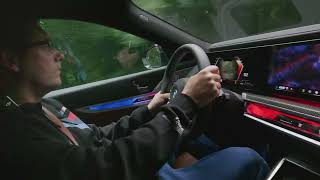 BMW G70 M760e video z testování JaraXem