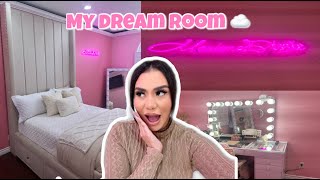 OFFICIAL ROOM TOUR | Vlogmas Day 1