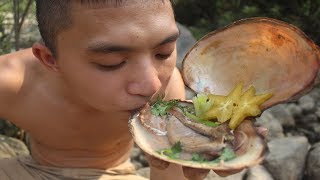 Primitive Technology: Catch giant oysters and grill them the way of primitive human