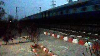 6350hp WAP7 Paschim Express hitting 110kmh