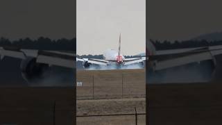 Hard landing 🛬 #aviation #airplane #planespotting #airlines #shorts