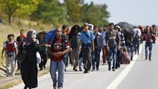 Record half a million refugees reach Europe this year