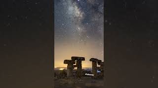 Звёздное небо над Стоунхенджем, Великобритания 🇬🇧Starry sky over Stonehenge, UK 🇬🇧#star #timelapse