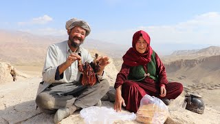 A Joyful Old Couple Cooking 2000-Year-Old Cave-Style Chicken in the Mountains | Rustic Adventure