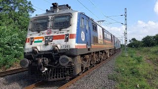 Navratri Day 9- Purple | City Union Bank Liveried RPM WAP-7 Led NCJ-CSMT EXP Rushes Towards Lonavala