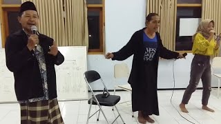 Momen Kepala Sekolah Bernyanyi bersama Siswanya || Lagu Jawa Pepeling