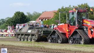 CASE Steiger STX 440 vs TANK