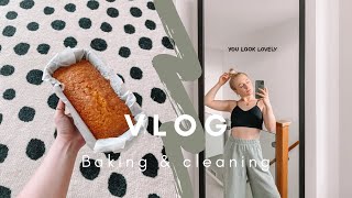 VLOG | BAKING & CLEANING | EMILY ROSE