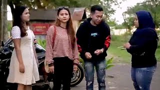 Bos Muda Dikira Penjual. Pangkalan. Oleh Tiga Wanita Cantik. Lihat Endingnya Shik Shak Shok.