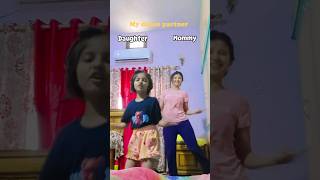 Beti ne dance sikhaya 💖Maa aur beti ki dance Performance kaisi lagi 🥰#Dance #shorts