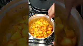 Jantinha simples e rápido ⏩ arroz 🍚 feijão e molho de salsicha com batata🙏🤤😋🙌😅❤