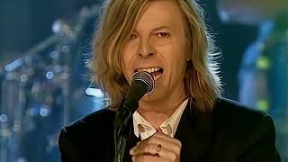 David Bowie - Ashes to Ashes (Live BBC 2000)