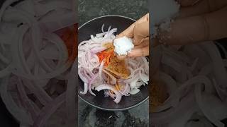 மொறு மொறுனு வெங்காய பக்கோடா/ how to make crispy onion pakoda in tamil/easy evening snacks #shorts