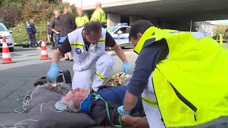 Un camion gagnera toujours contre le pied d'un papy