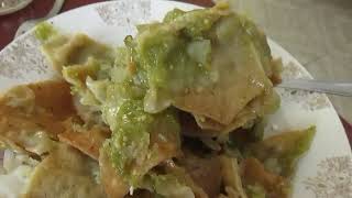 Chilaquiles verdes, café y bolillo...