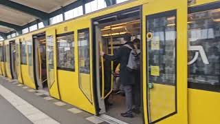 Einfahrt&Ausfahrt von derU2 in den Bahnhof Gleisdreieck Richtung Th-Heuss-Platz mit HK06 1015&1005