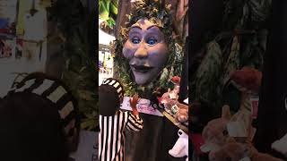 Talking tree in Dubai… #rainforest #cafe #dubaimall #youtubeshorts #fun #magic #kids