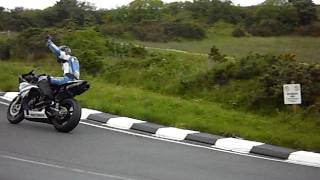 Ian Hutchinson isle of man TT 2011 at the Gooseneck.