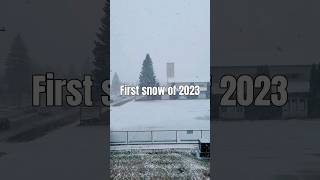 First Snow of 2023 in Canada 🇨🇦 😋 😍 #canada #lovequotes #viralvideo #shorts