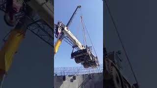 60 tan crane lifting