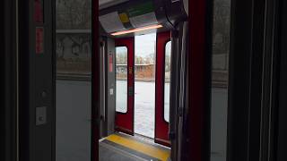 S-Bahn Berlin S8 BR484 057-A Türen schließen