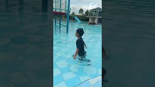 PART 1 !! hai gaes hari ini anget² nih video terbaru Naufal . Kita  di kolam renang suka cai,Baros !