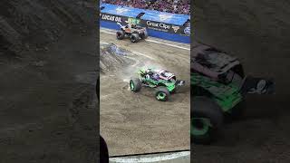 GRAVE DIGGER WINS DONUT COMPETITION IN COLUMBUS!