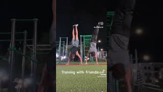 Training with friends #calisthenics #motivation #streetworkout #friends #fun #training