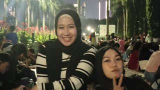 NONTON AIR MANCUR DI MONAS