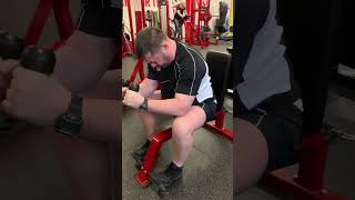 Want to fill your shirt sleeves? Hammer curls are for you! #hammercurls #muscle