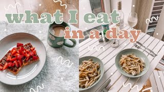 REALISTIC WHAT I EAT IN A DAY | EMILY ROSE