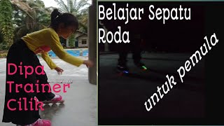 Belajar Sepatu Roda dengan Trainer Cilik