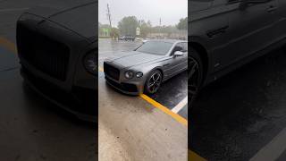 BENTLY FLYING 💸SPUR IN THE RAIN WITH CERAMIC COATING #shortvideo #luxurycar #bentley #asmr #rain