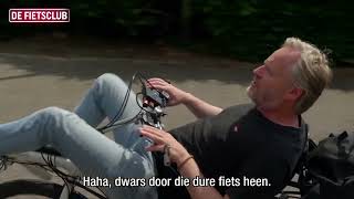 De Fietclubs - André probeert een ligfiets uit