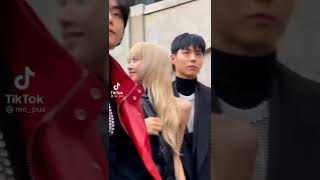 Lisa black pink & taehyung BTS army bikin dunia gempar