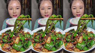 Let's eat show stir-fried pickled peppers with pork belly and duck soup sichuan!