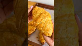 Pineapple Bun Croissant Hack #croissant #foodhacks #recipe