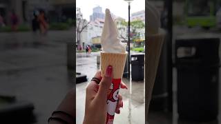 Es Krim Mixue Semanis Aku Hiihiih #kuliner #streetfood #singapore