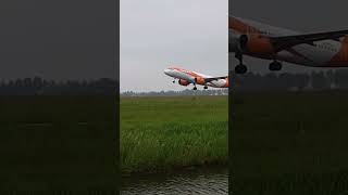 #viral #plane #planespotting #amsterdam #easyjet