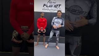 Check these grips to improve your guillotine chokes . Jiu jitsu how to for all .