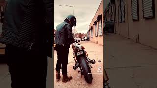 How to Caferacer #motovlog #fashion #caferacerstyle #triumphthruxton #motorcycle #bodaskins