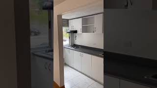 VENDO HERMOSO APTO al norte. 67m2 3 alcobas 2 baños estudio. 1 parqueadero.