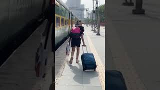 Safar | Solo Girl Traveler | Train Journey #trainvlog #shorts #youtubeshorts #jabharrymetsejal